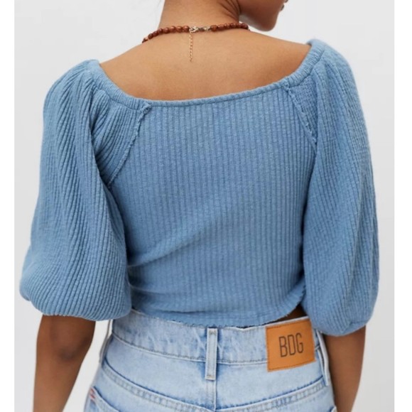 URBAN OUTFITTERS Twist Front Baby Blue Knit Puff Sleeve Crop Top - Picture 3 of 6